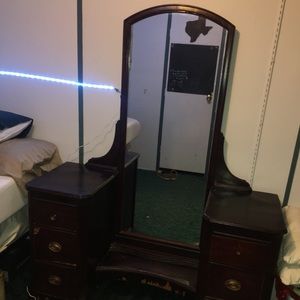 Vanity/Dresser Set